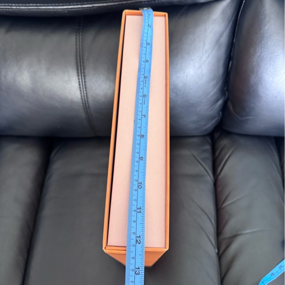 Louis Vuitton Signature Orange Gift Box - Picture 10 of 12